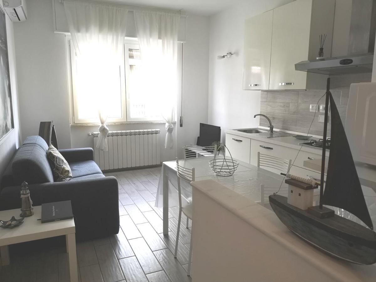Monica'S Apartment Marina Di Carrara Εξωτερικό φωτογραφία